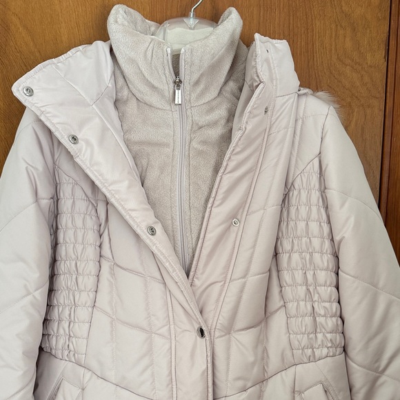 Susan Graver Jackets & Blazers - Susan Graver cream color Puffer Jacket with detachable hood